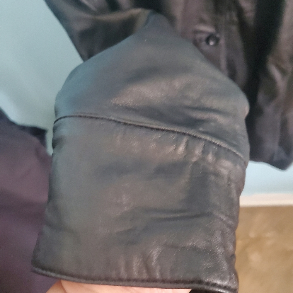 Leather Jacket - Picture 5 of 5